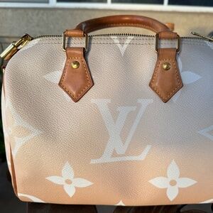 Louis Vuitton speedy 25 bandoulier by the pool peach giant bicolor monogram
